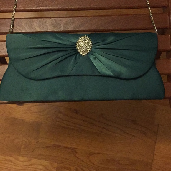 Clutch - Picture 2 of 4